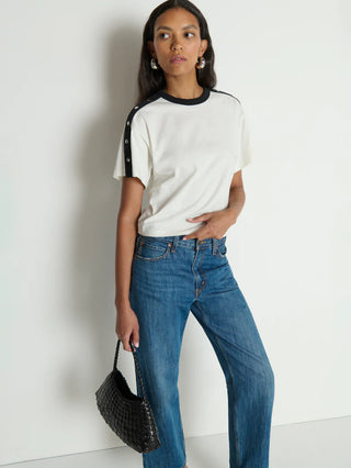 ADA_BUTTON_TEE_11389TCC_PRCB_VANESSA_H4.jpg.webp
